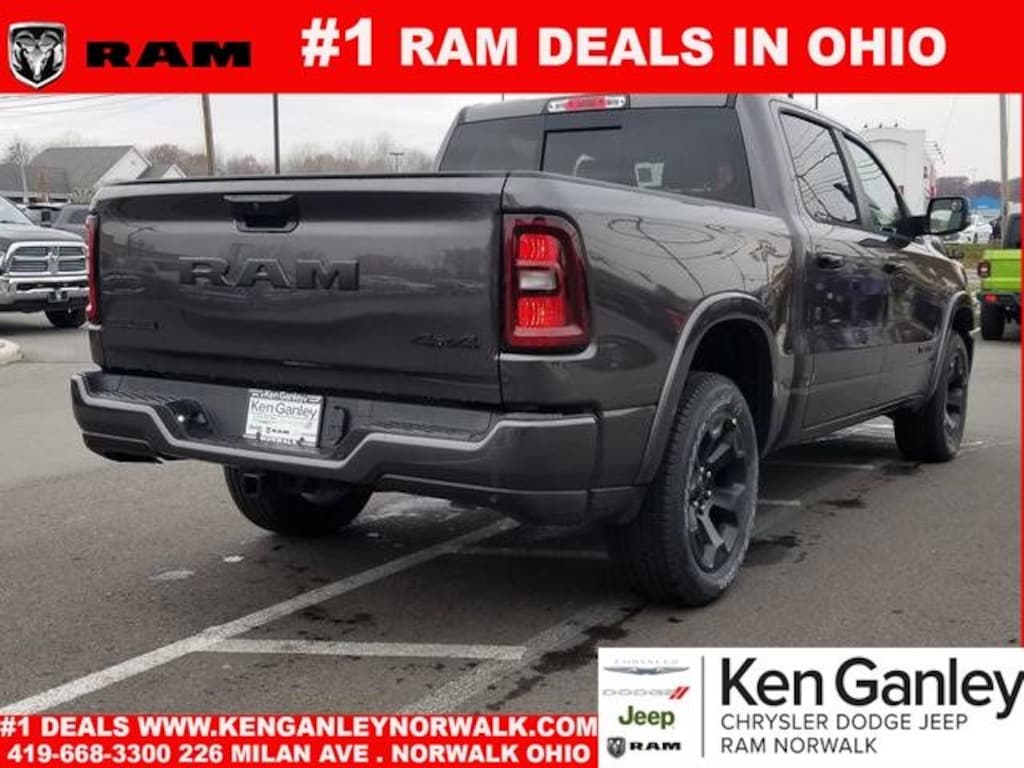 New 2025 Ram 1500 BIG HORN CREW CAB 4X4 5'7 BOX Pickup
