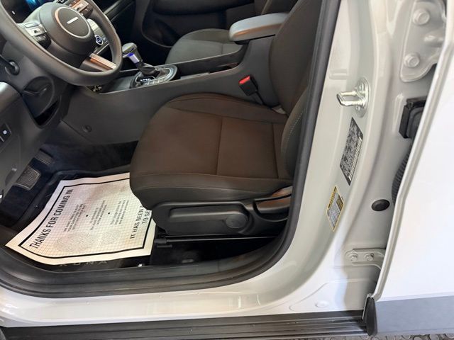 2025 Hyundai Kona SE - Photo 20