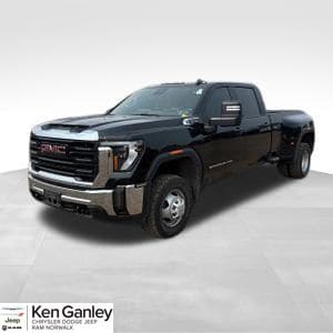2024 GMC Sierra 3500HD Pro's photo