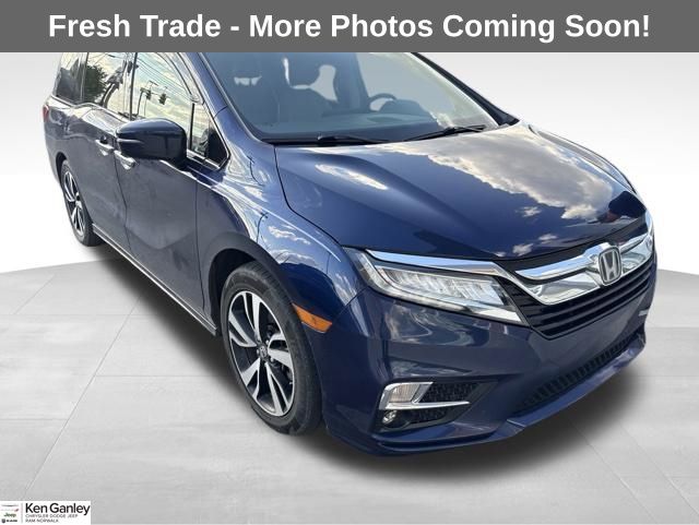 2018 Honda Odyssey Elite's photo