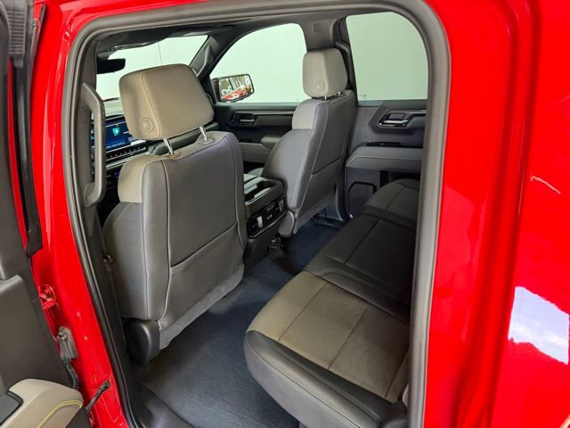 2023 Chevrolet Silverado 1500 ZR2 - Photo 33