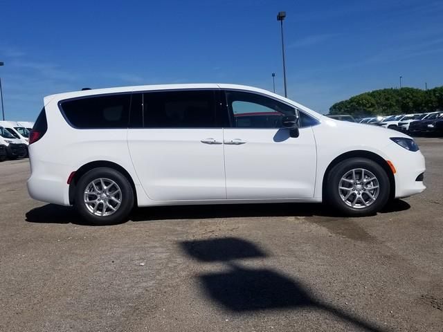 2026 Chrysler Voyager LX photo 3