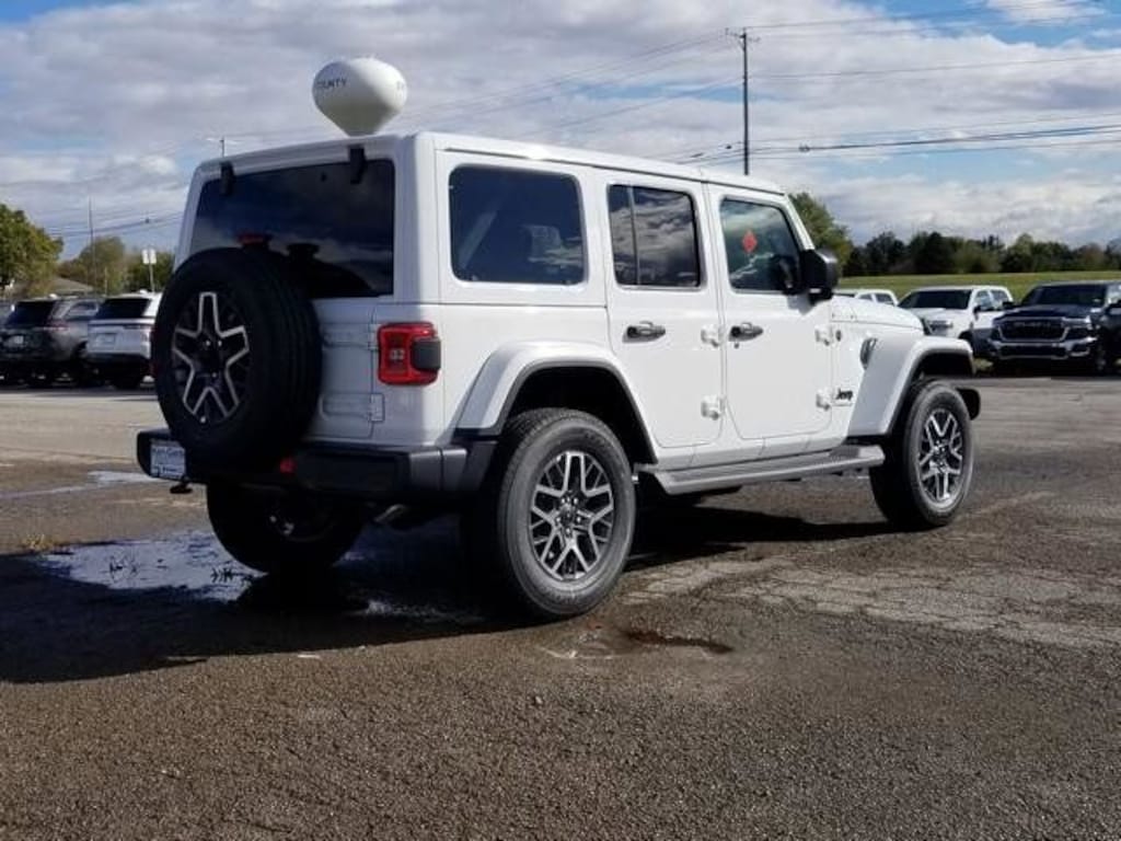 New 2026 Jeep Wrangler 4-DOOR SAHARA Sport Utility