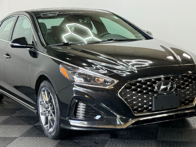 Used 2018 Hyundai Sonata Limited with VIN 5NPE34AB4JH672359 for sale in Norwalk, OH