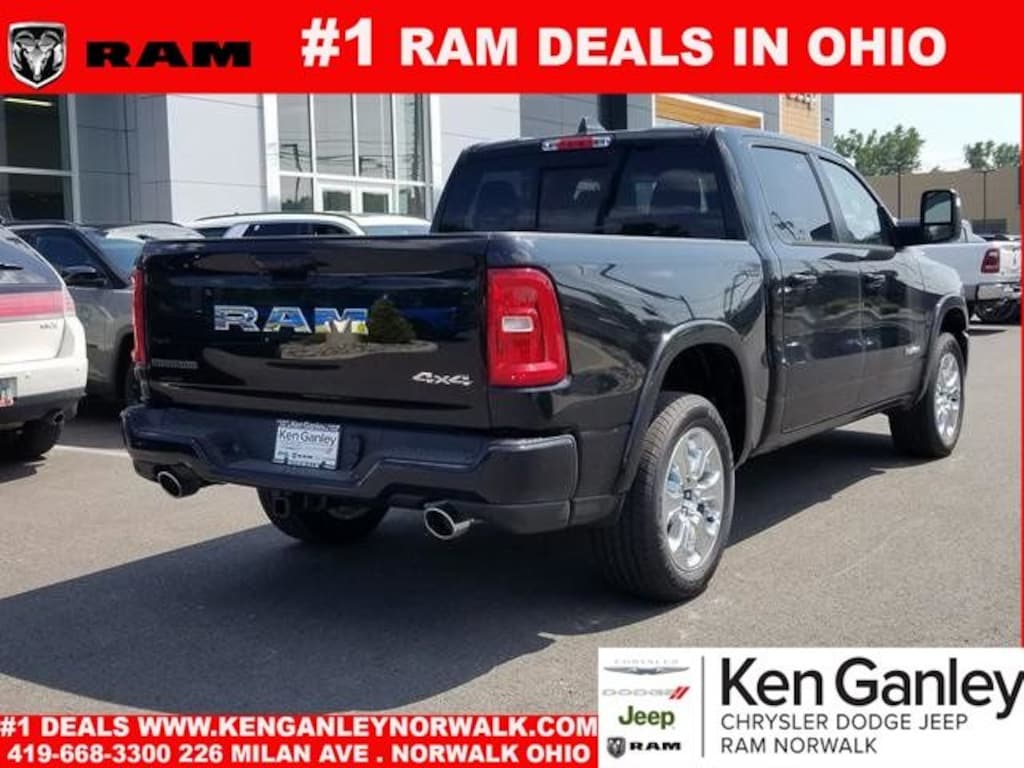 New 2025 Ram 1500 BIG HORN CREW CAB 4X4 5'7 BOX Pickup