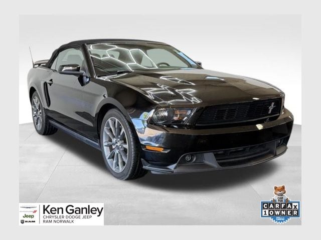 2012 Ford Mustang GT Premium's photo