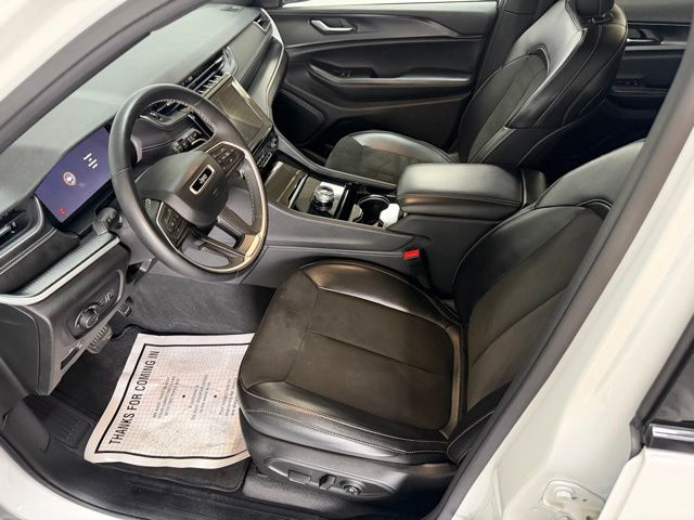 2023 Jeep Grand Cherokee L Altitude - Photo 9