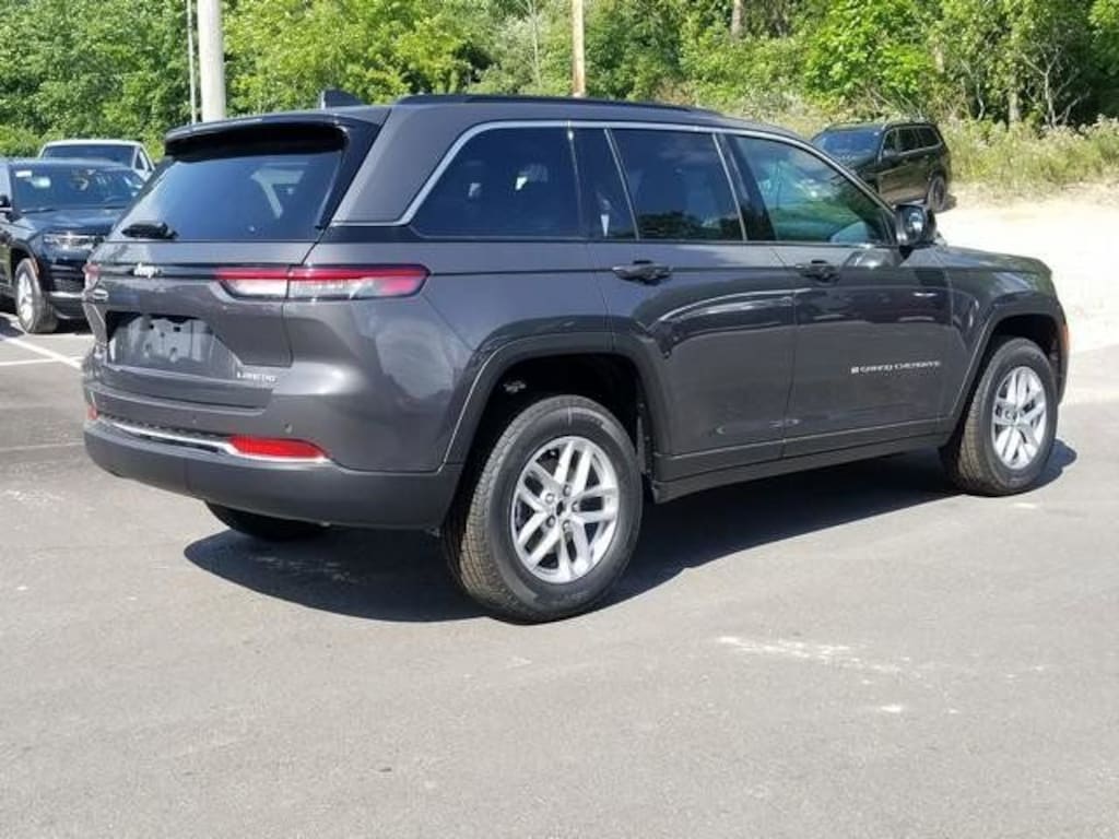 New 2025 Jeep Grand Cherokee LAREDO X 4X4 Sport Utility