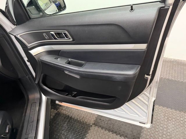 2017 Ford Explorer XLT - Photo 42