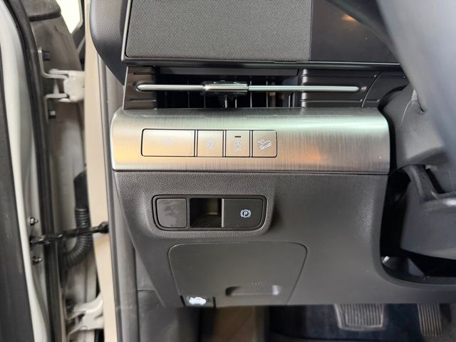 2025 Hyundai Kona SE - Photo 19