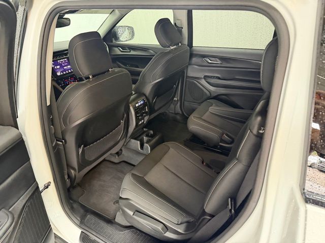 2023 Jeep Grand Cherokee L Laredo - Photo 31