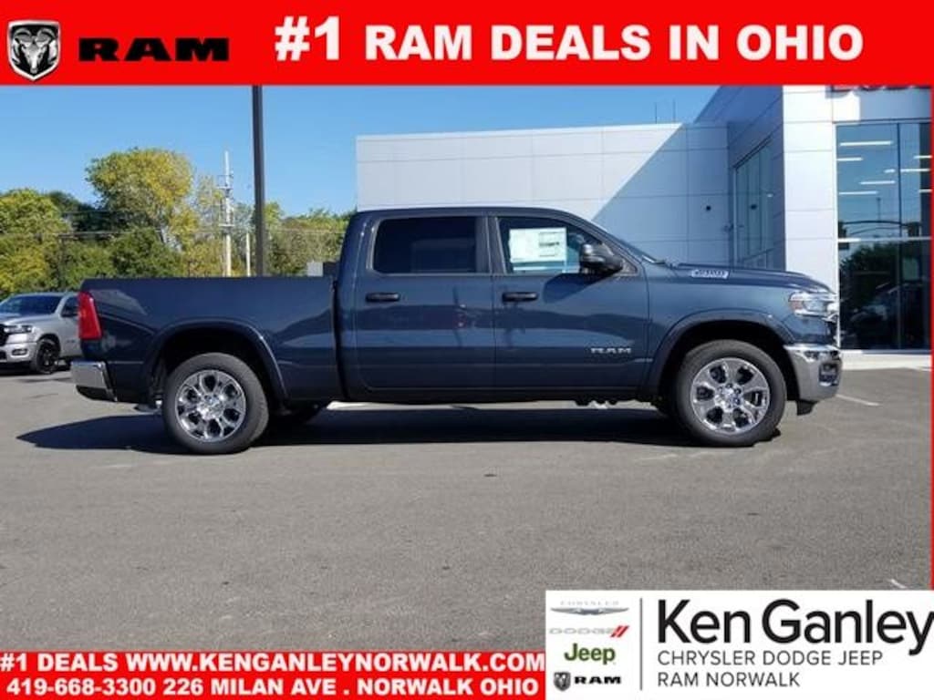 New 2025 Ram 1500 BIG HORN CREW CAB 4X4 6'4 BOX Pickup
