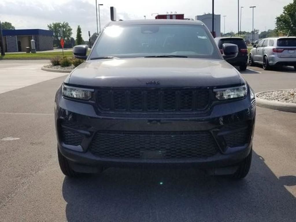 New 2025 Jeep Grand Cherokee ALTITUDE 4X4 Sport Utility