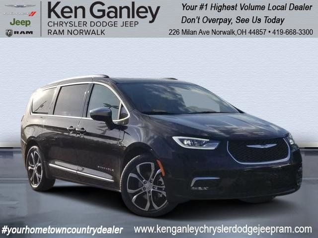 2026 Chrysler Pacifica Pinnacle's photo