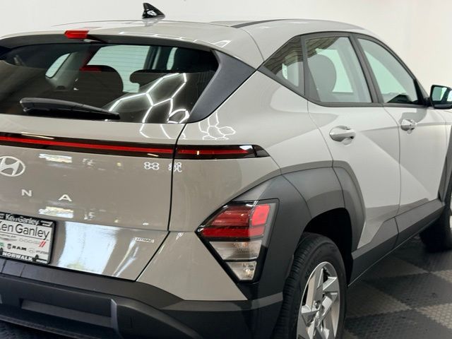2024 Hyundai Kona SE - Photo 12