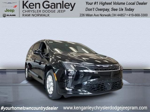 2027 Chrysler Pacifica Select's photo