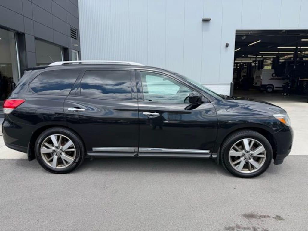 Used 2015 Nissan Pathfinder Platinum SUV