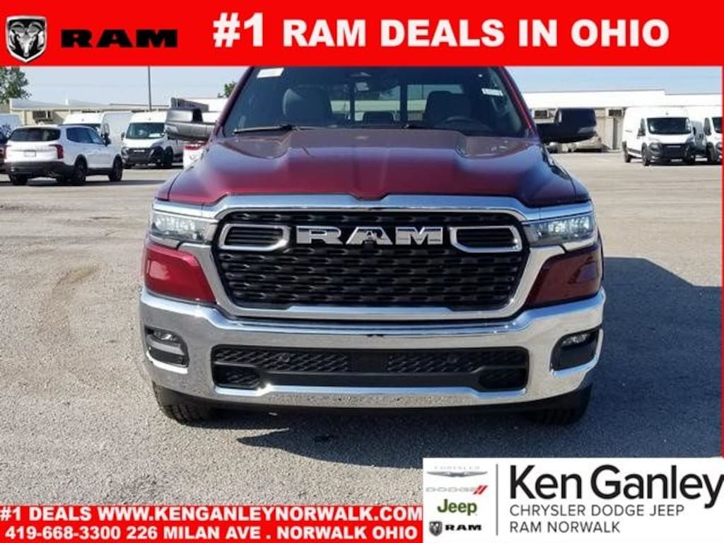 New 2025 Ram 1500 BIG HORN CREW CAB 4X2 5'7 BOX Pickup