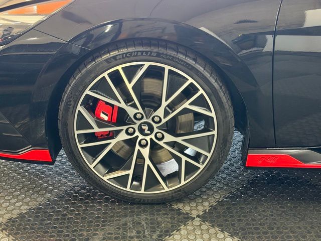 2023 Hyundai Elantra N - Photo 15