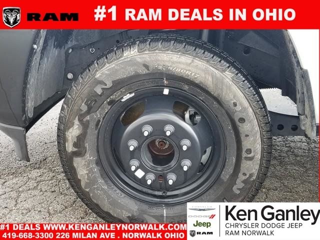 2026 RAM 3500 Chassis Tradesman - Photo 17