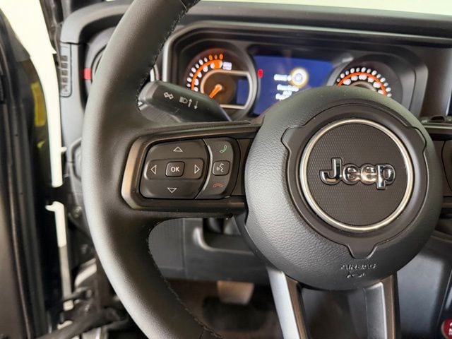 2025 Jeep Wrangler 4-Door Rubicon - Photo 16