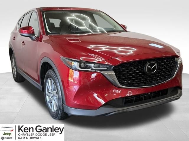 2022 Mazda CX-5 S Preferred package's photo
