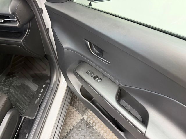 2025 Hyundai Kona SE - Photo 35