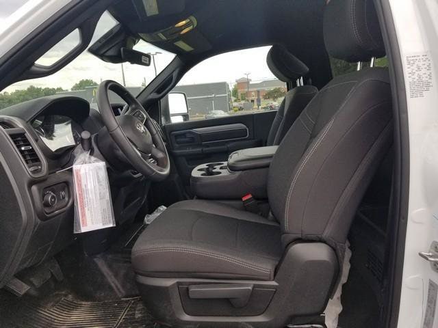 2026 RAM 3500 Chassis Tradesman - Photo 9