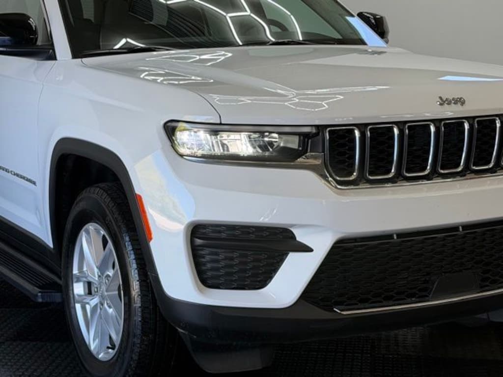 Used 2023 Jeep Grand Cherokee Laredo X SUV