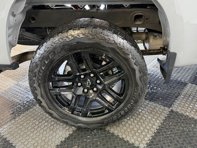 2025 Chevrolet Silverado 1500 Custom - Photo 13