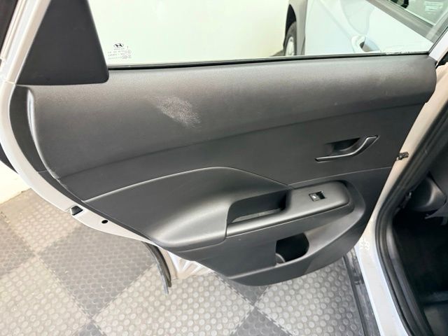 2024 Hyundai Kona SE - Photo 32