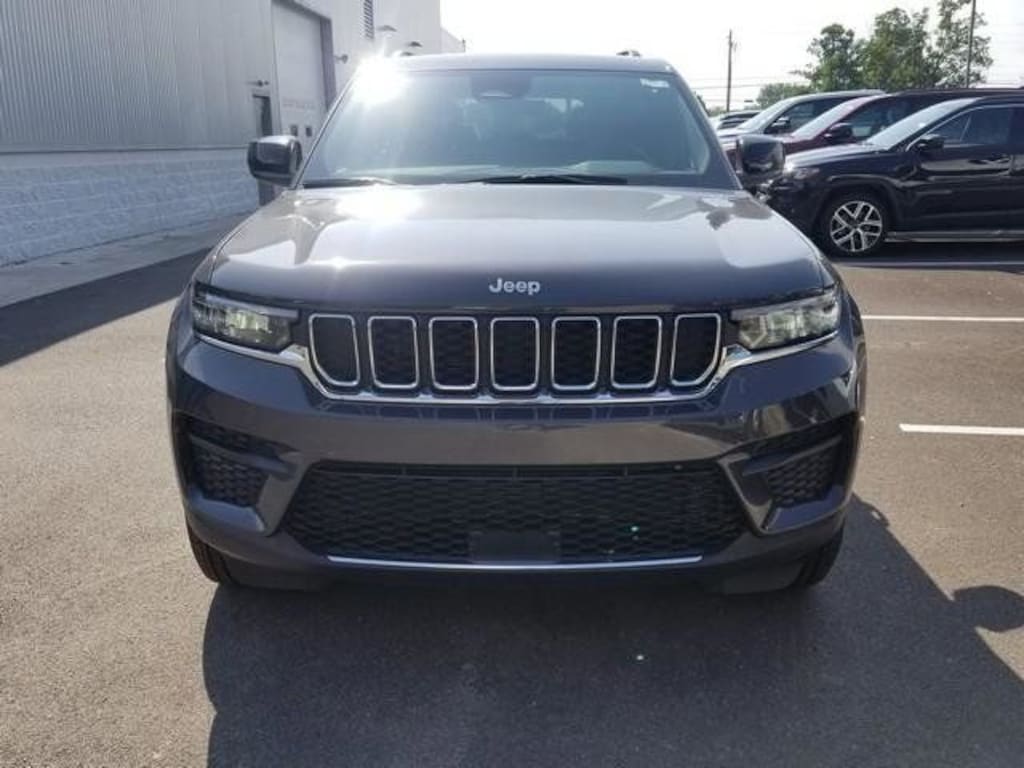 New 2025 Jeep Grand Cherokee LAREDO X 4X4 Sport Utility