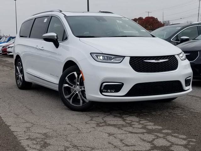 2026 Chrysler Pacifica Pinnacle's photo