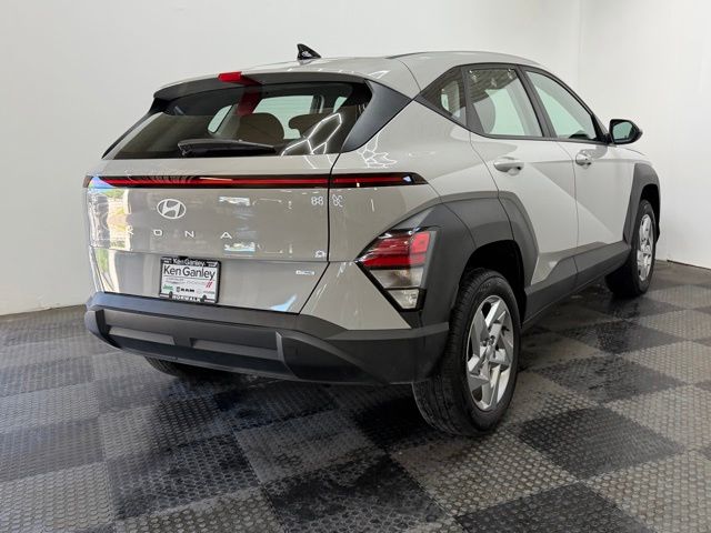 2025 Hyundai Kona SE - Photo 11