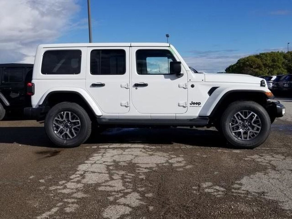 New 2026 Jeep Wrangler 4-DOOR SAHARA Sport Utility