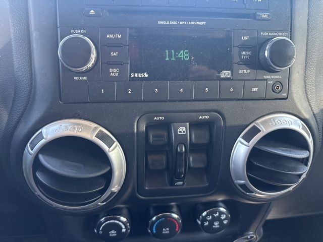 2016 Jeep Wrangler Unlimited Sahara - Photo 18