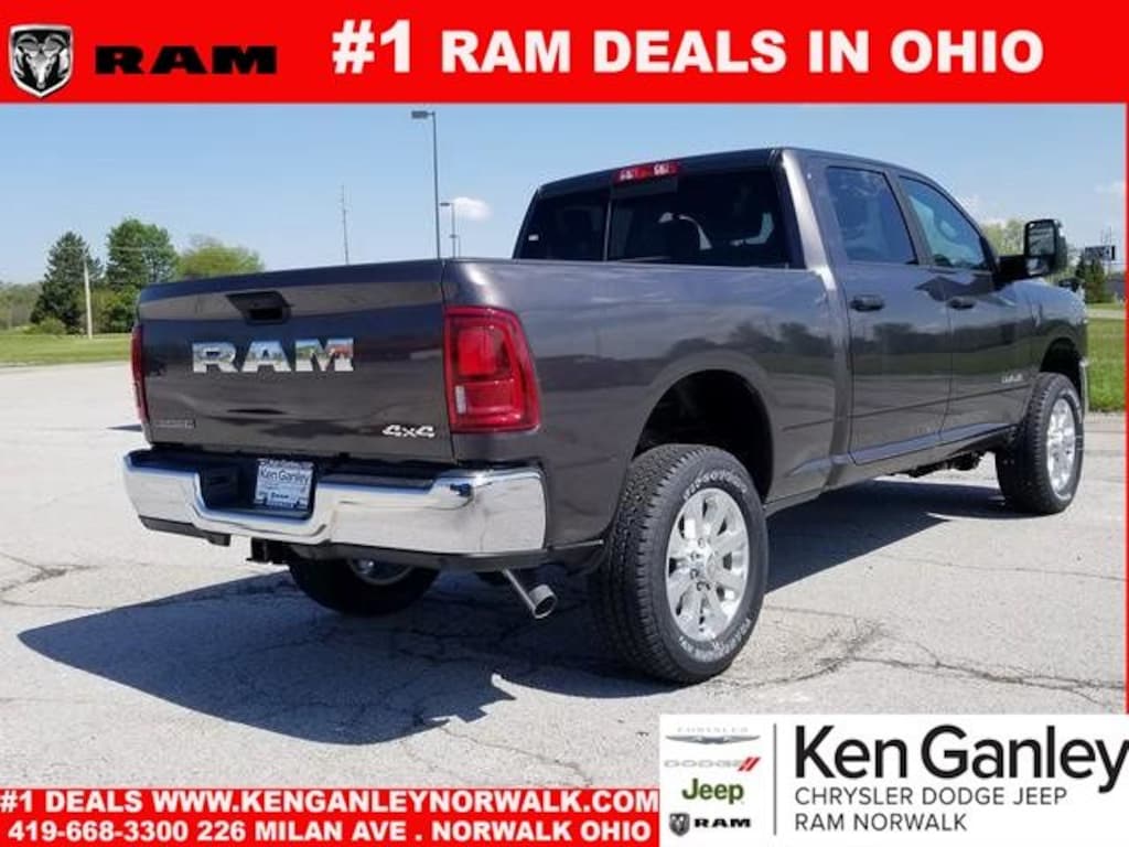New 2026 Ram 2500 BIG HORN CREW CAB 4X4 6'4 BOX Pickup