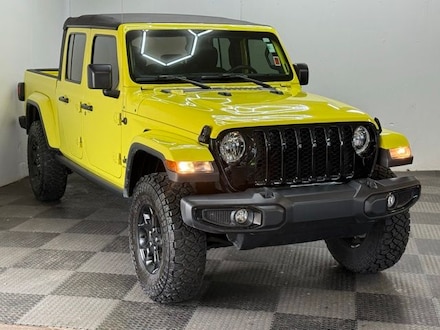 2023 Jeep Gladiator Willys Truck