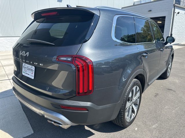 2022 Kia Telluride EX photo 2