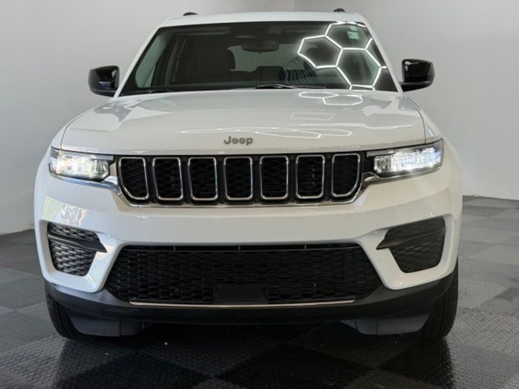 Used 2023 Jeep Grand Cherokee Laredo X SUV