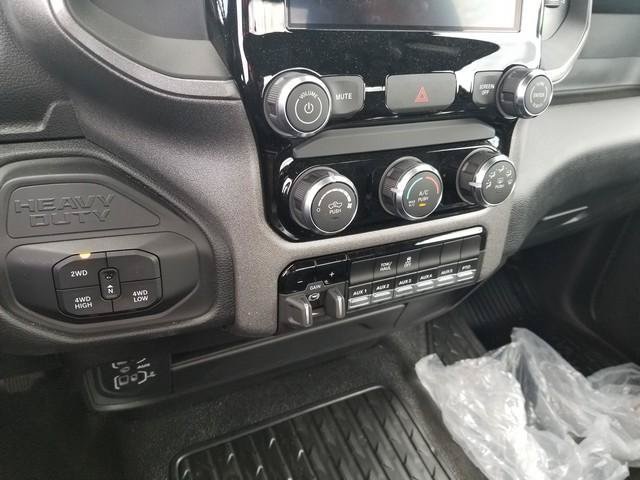 2026 RAM 3500 Chassis Tradesman - Photo 12