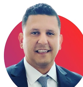 Staff member Victor Vilchez from ID_35ae15b5ea39