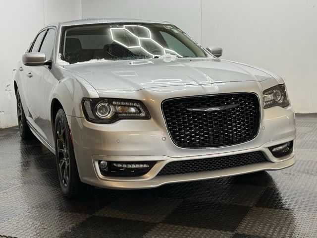 2022 Chrysler 300 Touring L's photo