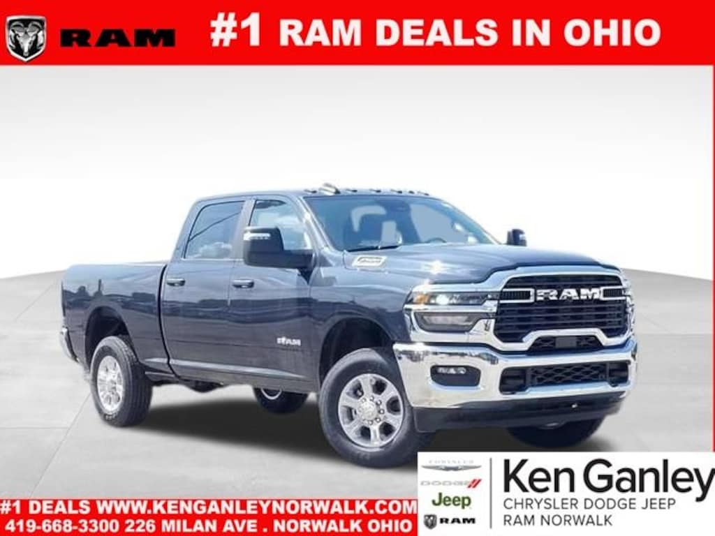 New 2025 Ram 2500 BIG HORN CREW CAB 4X4 6'4 BOX Pickup