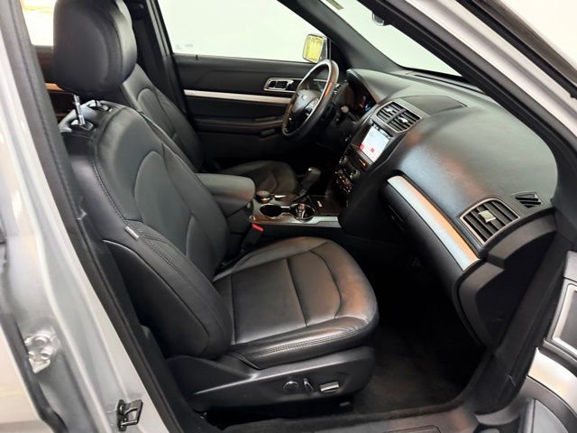 2017 Ford Explorer XLT - Photo 43