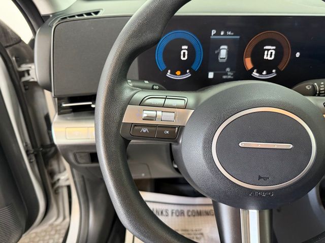 2025 Hyundai Kona SE - Photo 18