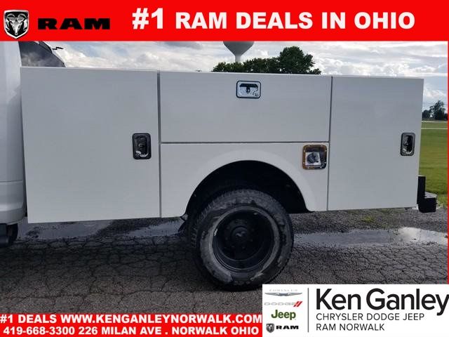 2026 RAM 3500 Chassis Tradesman - Photo 6