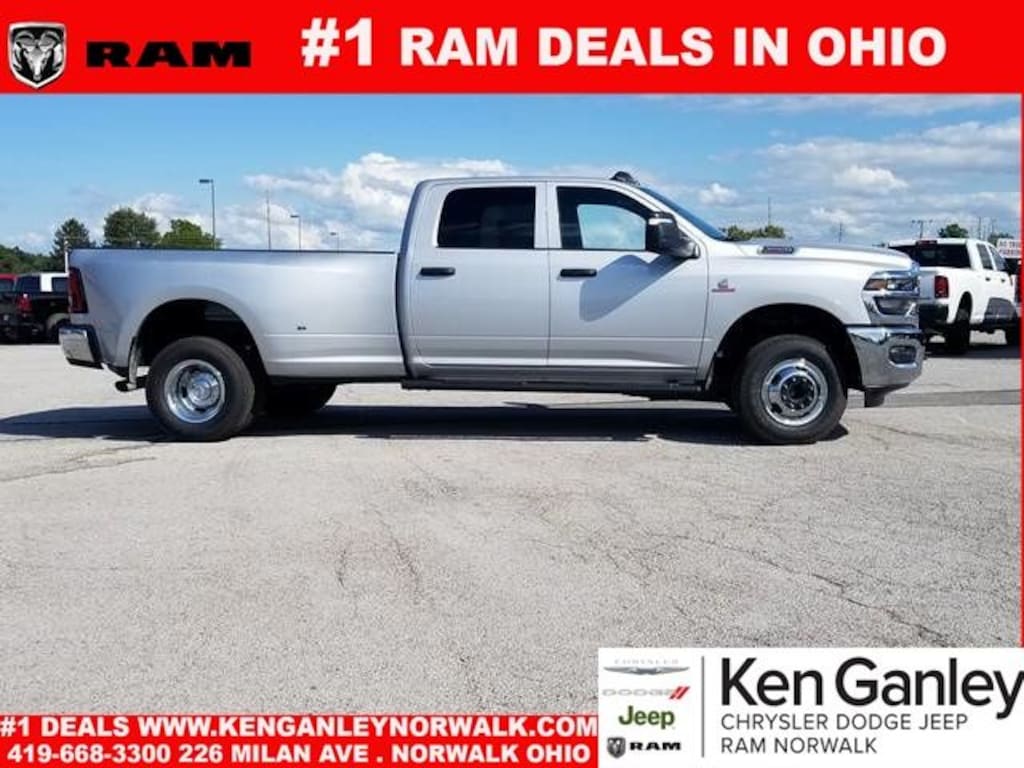 New 2026 Ram 3500 TRADESMAN CREW CAB 4X4 8' BOX Pickup