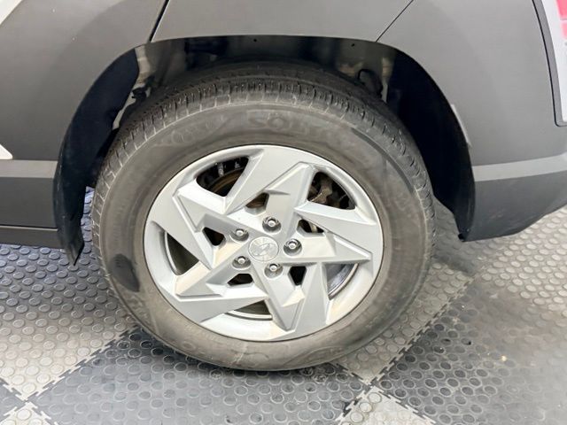 2024 Hyundai Kona SE - Photo 15