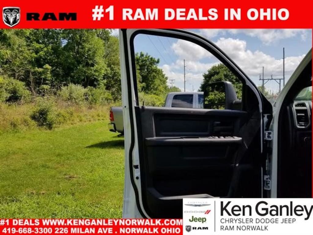 New 2024 Ram 2500 TRADESMAN CREW CAB 4X4 6'4 BOX Pickup